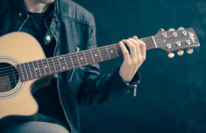 Apprendre la guitare seul