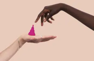 Coupe menstruelle, avantages et inconvénient De plus en plus de femmes se mettent à la cup