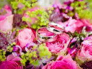 Du faire-part nature au gâteau fleuri, un mariage au naturel