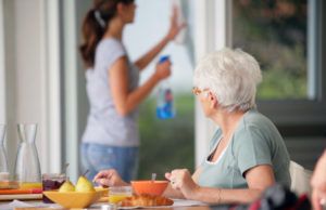 Assistance aide et nettoyage personne agée