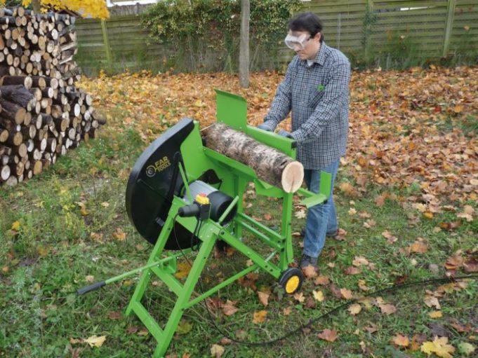 Scie à bûches Comment en choisir une pour couper du bois — free download