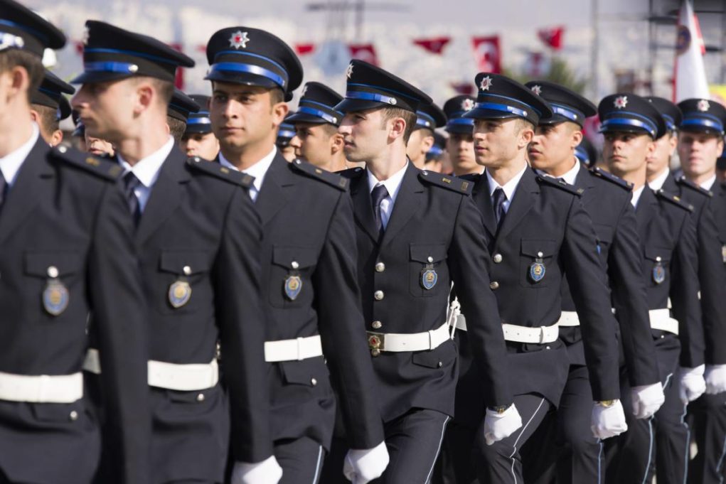 Intégrer la police ou la gendarmerie : vers quels métiers se tourner