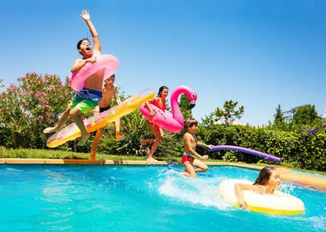 media-materiel-prevoir-piscine-achete-quand.jpg