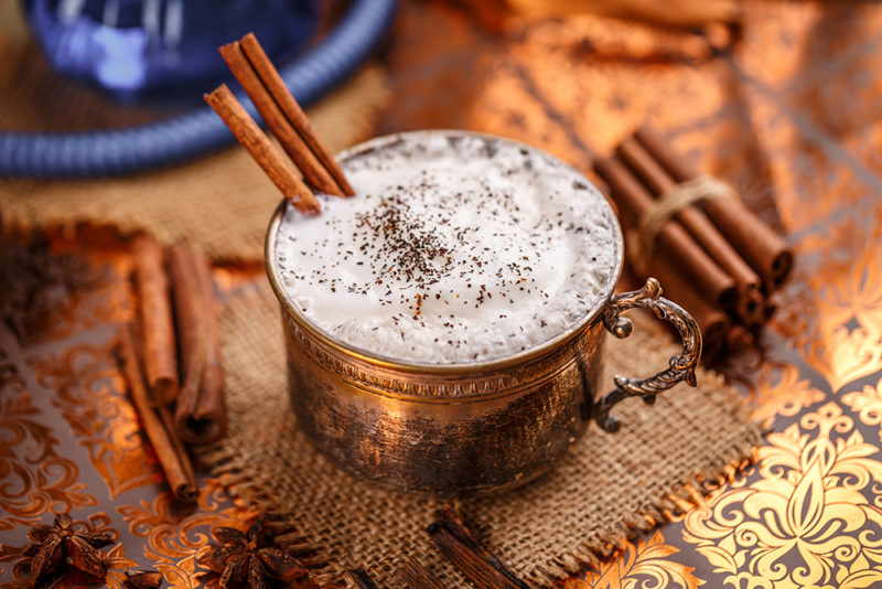 Tchaï Tea Latte à la maison : comment préparer un bon chaï latte maison