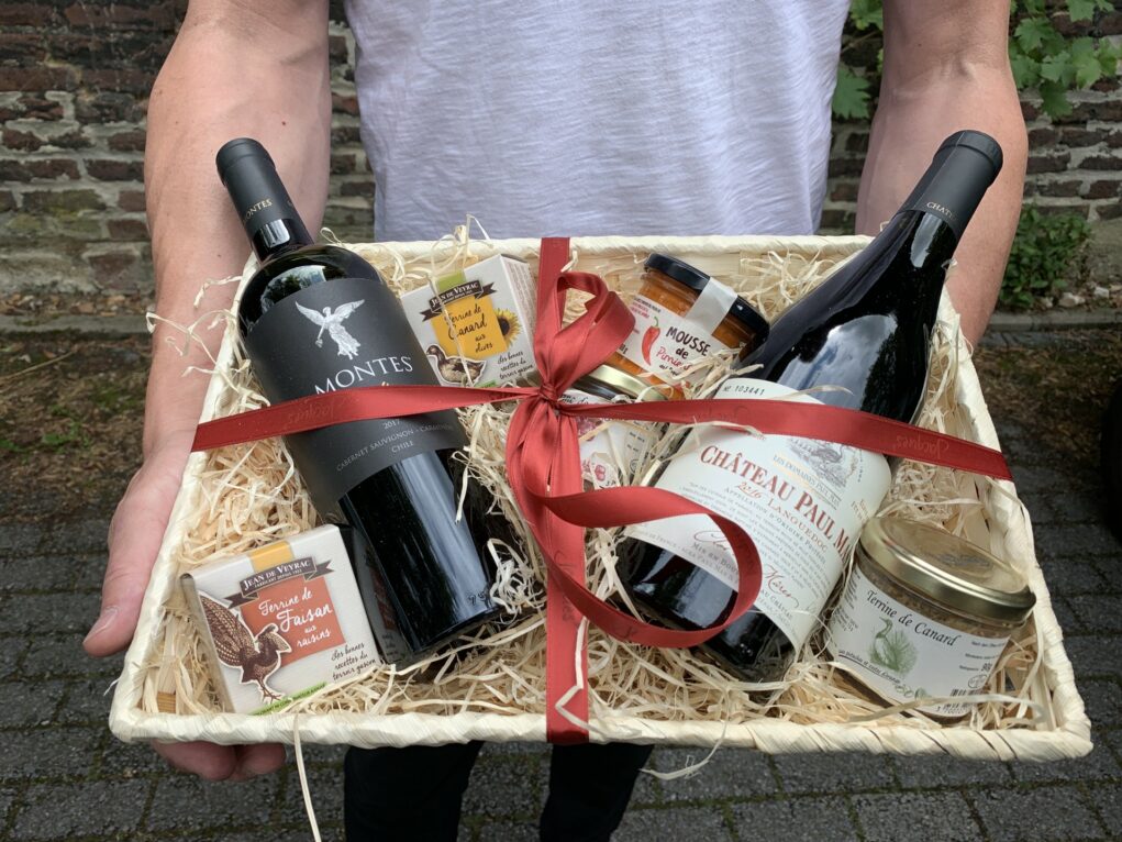 Coffret cadeau st-valentin - coeur et vin rouge - Un grand marché