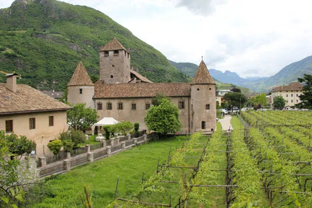 chateau dans Beaujolais chateau dans Beaujolais