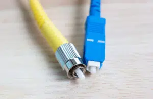 Comment savoir si on est éligible à la fibre ? connecteur de fibre optique à câble