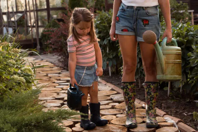 botte de pluie femme et enfant botte de pluie femme et enfant