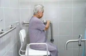 Comment sont conçus les salles de bains en cas de mobilité réduite ?