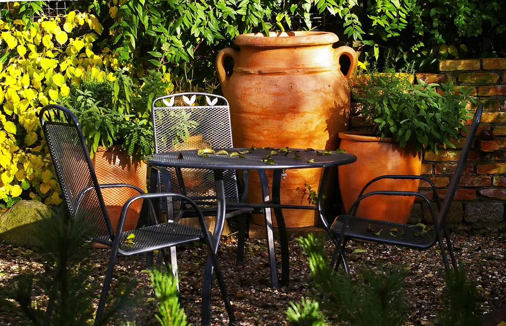 table de jardin en métal