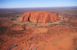 Ayers Rock : envolez-vous pour découvrir Uluru, le site le plus célèbre d’Australie uluru australie