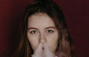 La vapoteuse en cartouche versus les systèmes rechargeables vapoteuse de pod