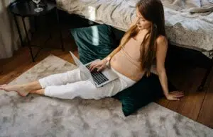 Comment dormir avec un coussin de grossesse ? coussin grossesse