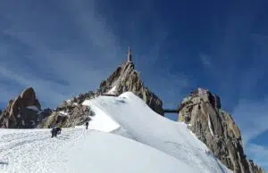 Combien de temps en avance faut-il réserver pour faire un tour du mont blanc en hélico ?