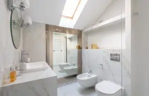 Quels équipements se procurer pour des toilettes plus confortables ?