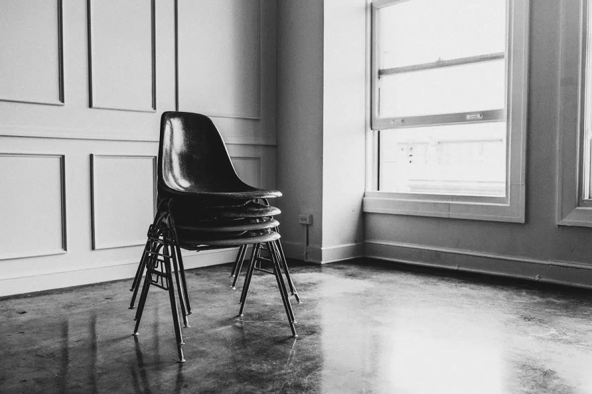chaises empilable