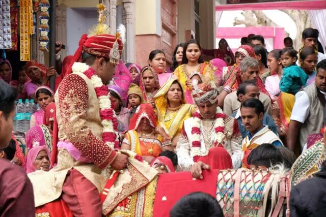 image-oriental-habiller-assister-mariage.jpg