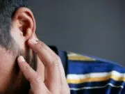 oreille droite