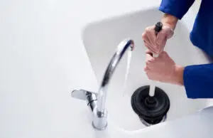 Débouchage d’urgence : que faire en cas de problème avec votre colonne d’eaux usées ? débouchage d’urgence