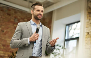 choisir speaker sportif