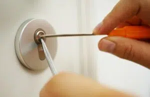 Que faire pour choisir un bon serrurier pour un dépannage d’urgence à Paris ? dépannage d’urgence paris