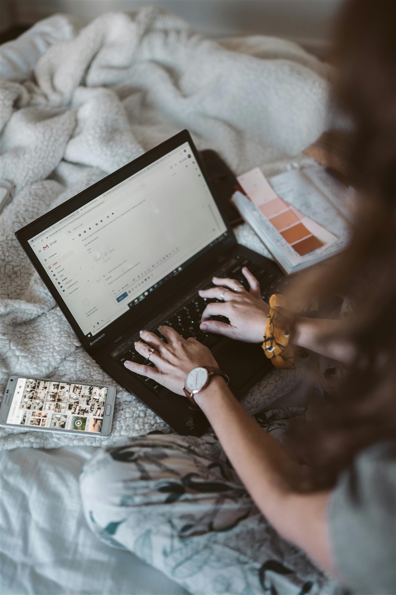 chatbot et de l'email dans votre logiciel IA