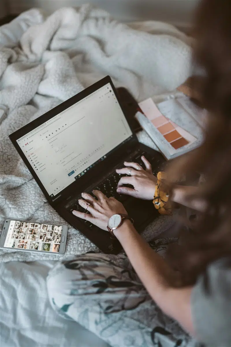chatbot et de l'email dans votre logiciel IA