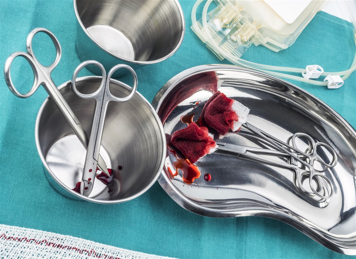 ciseaux à usage unique en chirurgie