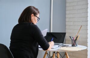 une formule de politesse pour le Consul de France