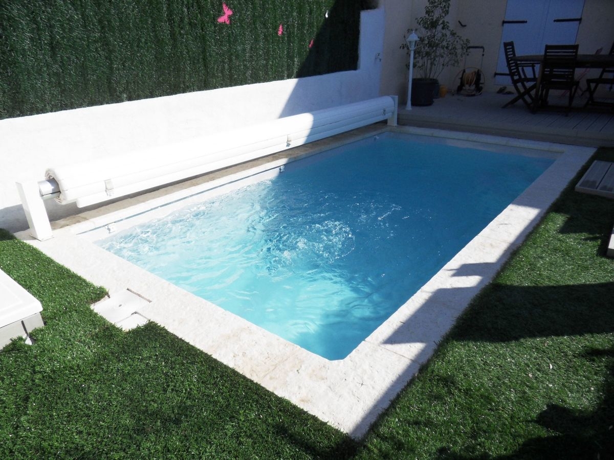 piscines coque polyester