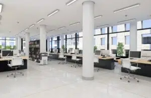 Réduire les coûts grâce à l’externalisation des services généraux : mythe ou réalité ?