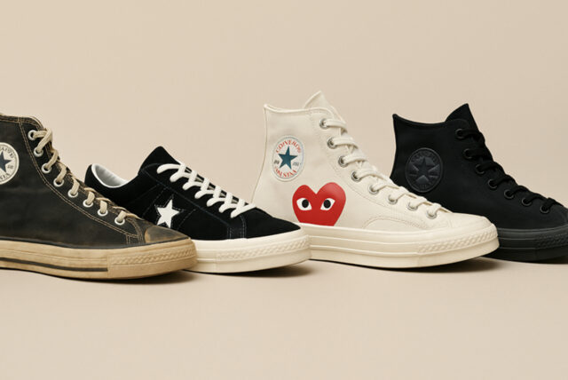 Quatre baskets Converse alignées