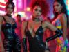découvrez les tenues les plus audacieuses de karol g, la chanteuse colombienne au style flamboyant. plongez dans son univers mode où audace et créativité se rencontrent, et admirez ses looks qui font sensation sur scène et au-delà.