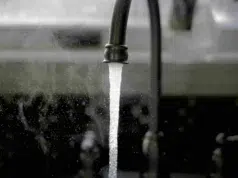 Comparaison des services d'urgence : plombier, électricien, serrurier et vitrier