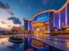 plongez dans l’univers luxueux du city of dreams à cotai, chine : un casino prestigieux offrant jeux, spectacles et divertissements pour une expérience inoubliable.