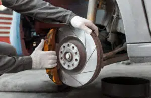 Comment remplacer soi-même les disques de freins pour Ford Puma en toute sécurité ?