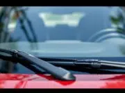 découvrez les erreurs à éviter lors du choix et de l'installation des balais essuie-glace pour votre peugeot 208 ii afin d'assurer une visibilité optimale et une sécurité maximale.