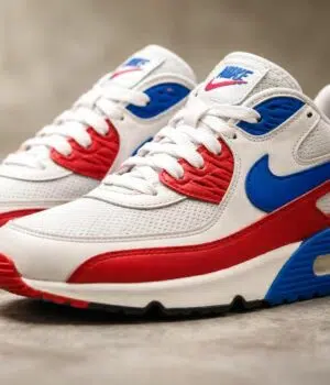 découvrez le retour des chaussures nike années 90, avec les modèles vintage cultes qui font leur grand come-back pour un style rétro incontournable.