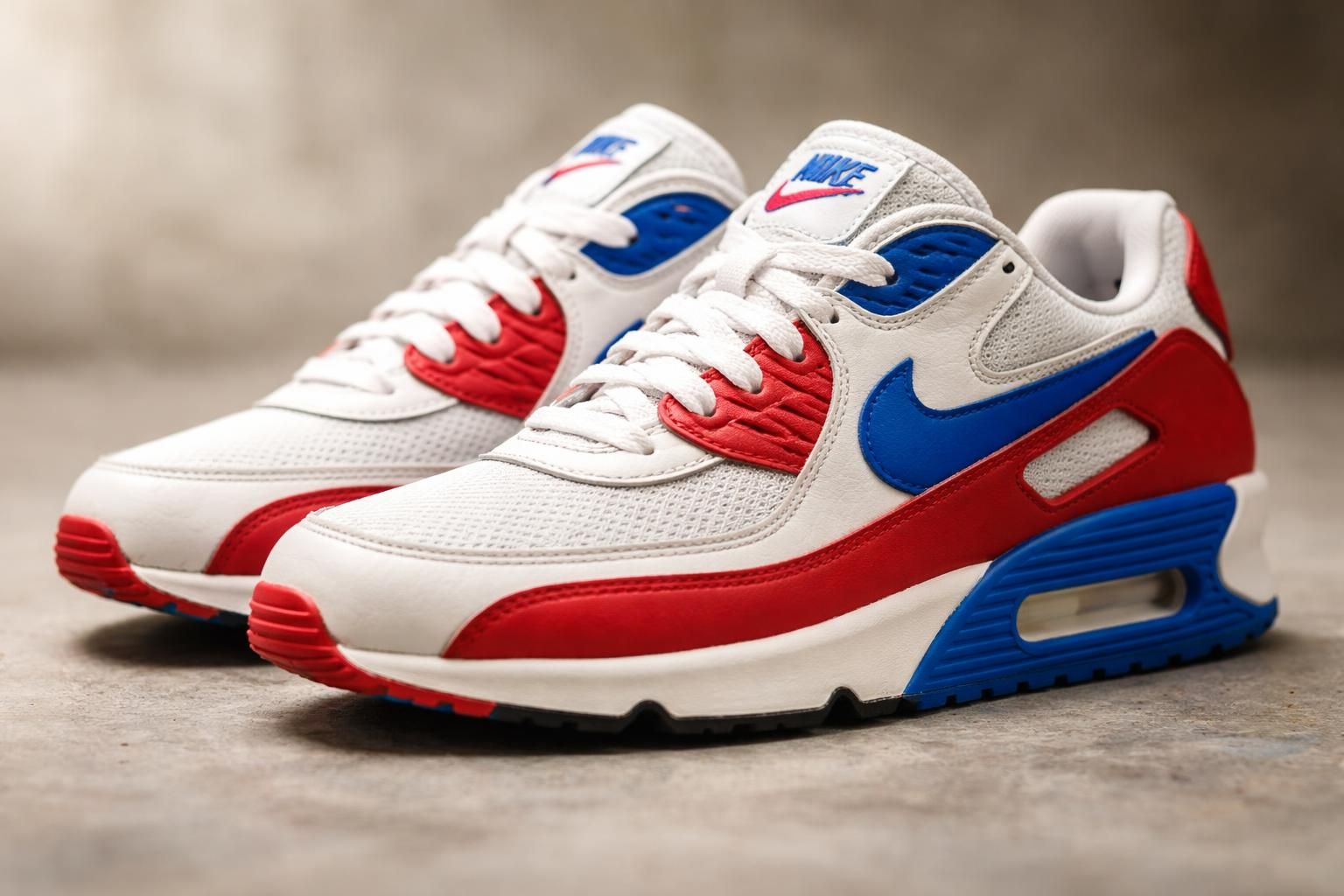 découvrez le retour des chaussures nike années 90, avec les modèles vintage cultes qui font leur grand come-back pour un style rétro incontournable.