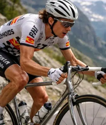 découvrez comment les innovations technologiques ont contribué à la performance exceptionnelle du cycliste robert millar, à travers une analyse approfondie de son matériel et techniques.