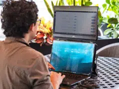 Écrans supplémentaires pour producteurs de musique : solutions portables pour studio et déplacements producteurs de musique