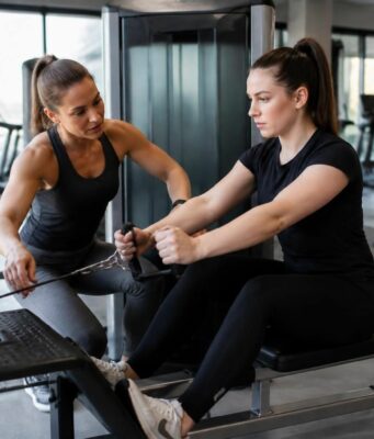 découvrez pourquoi un programme de musculation pour femme en salle de sport au format pdf est essentiel pour les débutantes afin de progresser efficacement et en toute sécurité.