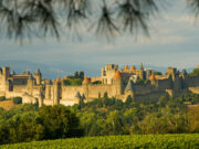 Patrimoine et voyage en Occitanie : de Carcassonne au pont du Gard sur les chemins de Compostelle Patrimoine et voyage en Occitanie : de Carcassonne au pont du Gard sur les chemins de Compostelle
