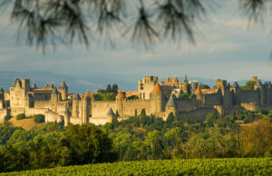 Patrimoine et voyage en Occitanie : de Carcassonne au pont du Gard sur les chemins de Compostelle Patrimoine et voyage en Occitanie : de Carcassonne au pont du Gard sur les chemins de Compostelle