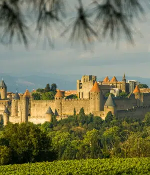 Patrimoine et voyage en Occitanie : de Carcassonne au pont du Gard sur les chemins de Compostelle Patrimoine et voyage en Occitanie : de Carcassonne au pont du Gard sur les chemins de Compostelle