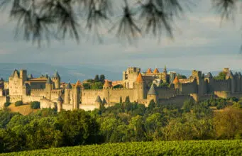 Patrimoine et voyage en Occitanie : de Carcassonne au pont du Gard sur les chemins de Compostelle