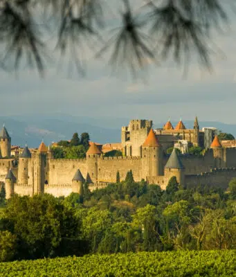 Patrimoine et voyage en Occitanie : de Carcassonne au pont du Gard sur les chemins de Compostelle